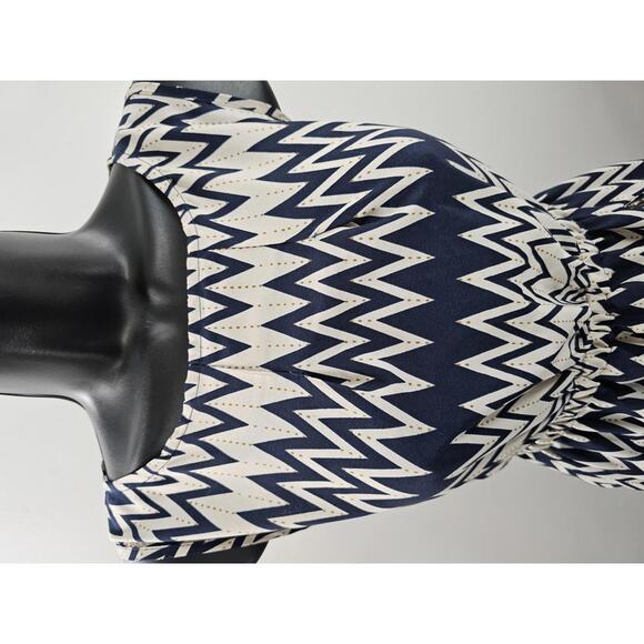 Speed Control Chevron Dress - Picture 4 of 14